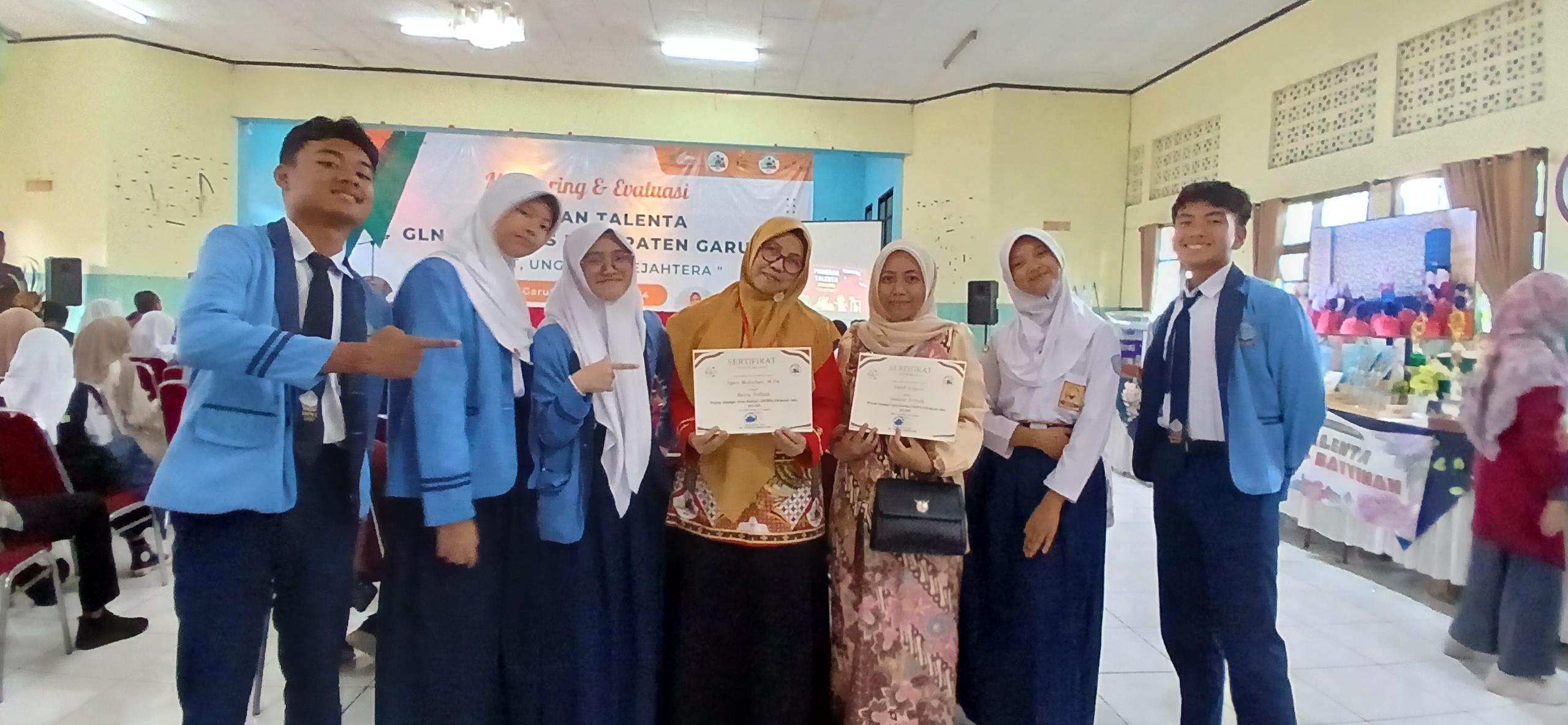 SMPN 2 Garut, Juara Diorama Dunia Baca Dan Reviwer Buku Terbaik Dalam Tantangan Literasi Nusantara GLN Gareulis Jabar se-Kabupaten Garut