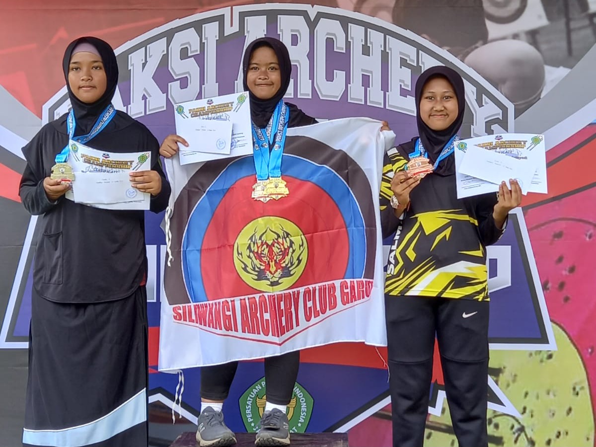 Siswa SMPN 2 Garut Torehkan Prestasi dalam Paksi Archery Championship Kejati