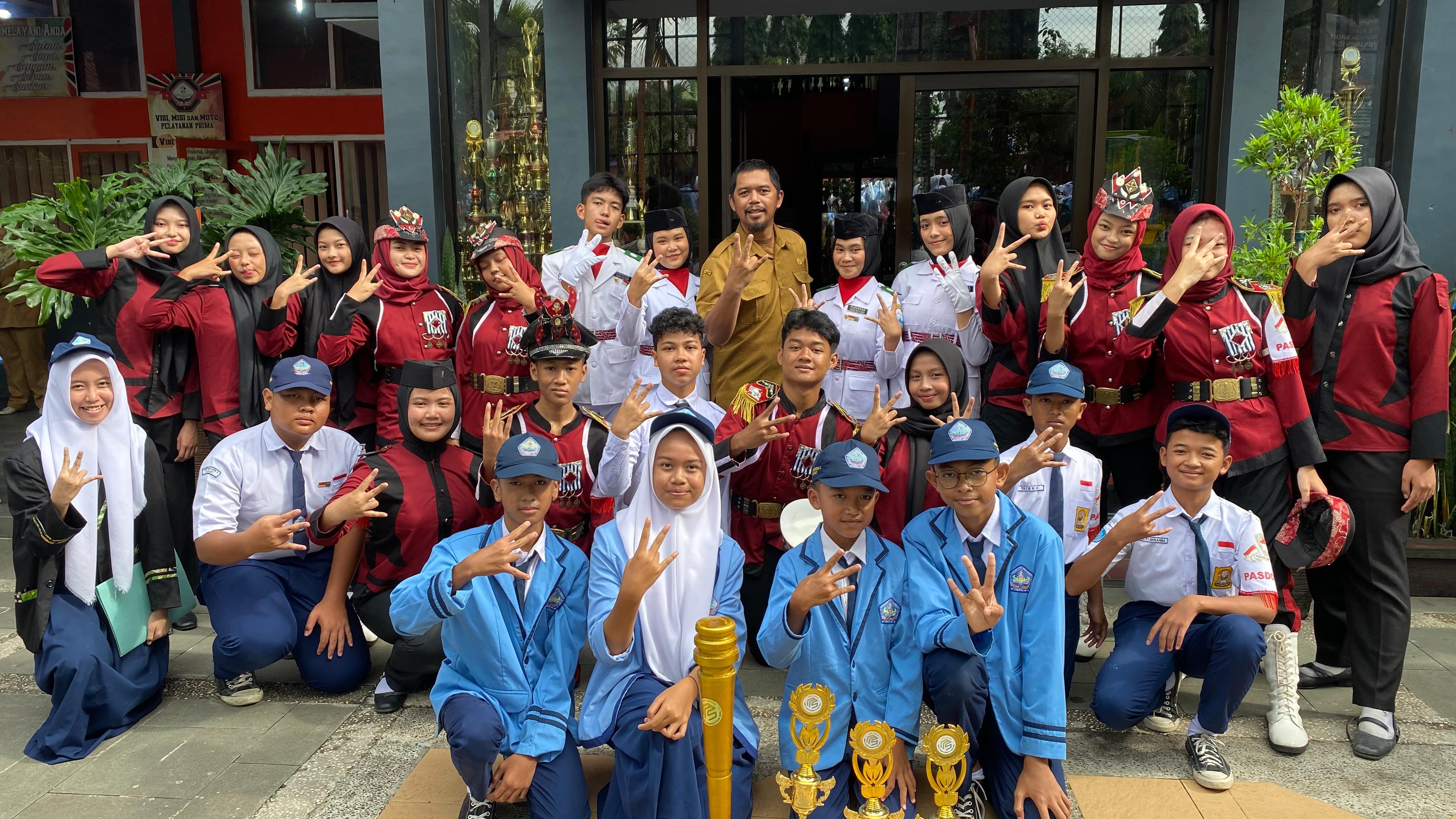 Paskibra SMPN 2 Garut Jadi Best Participant di Ajang LKBB Masagi Drill Team Competition 2024