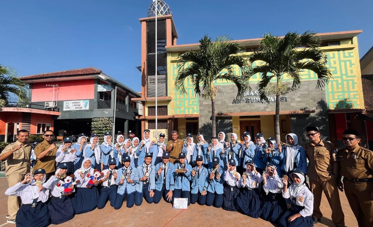 Raih Puluhan Medali, Siswa-Siswi SMPN 2 Garut Menyala di Porkab Garut 2024