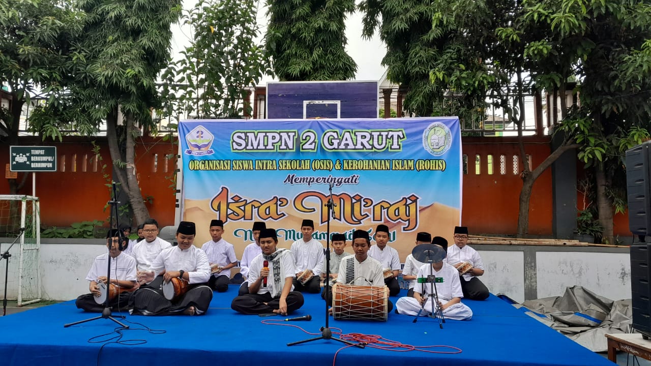 Osis dan Rohis SMPN 2 Garut Adakan Peringatan Isra Mi'raj