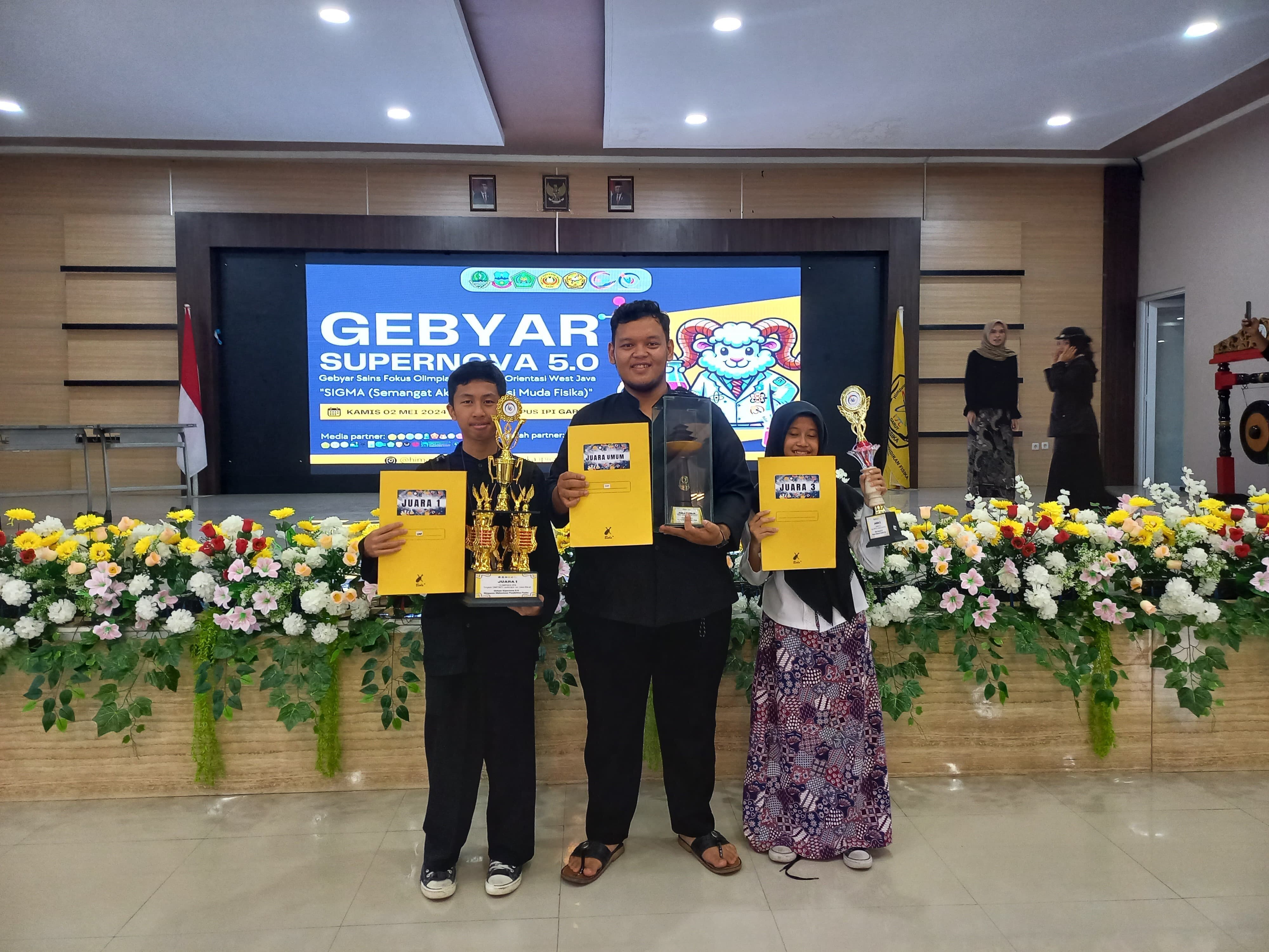 Siswa SMPN 2 Garut Taklukan Gebyar Supernova 5.0 Pendidikan Fisika IPI Garut