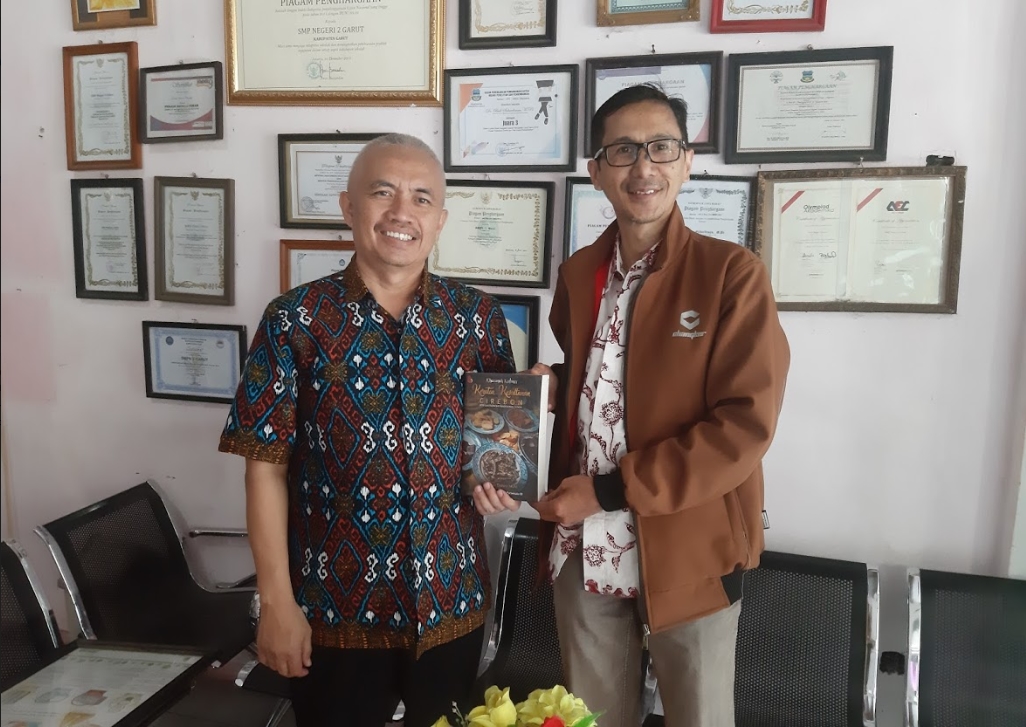 Alumni Datangi SMPN 2 Garut