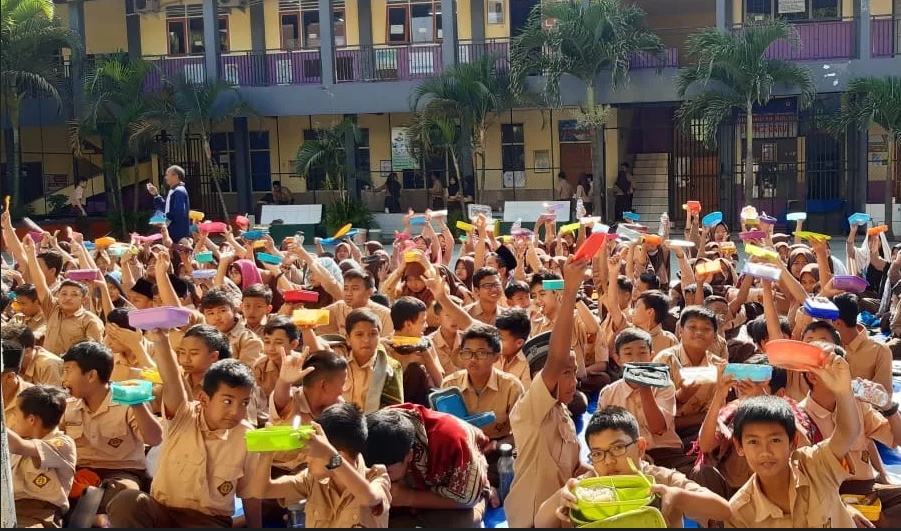 Tsunami Literasi di SMPN 2 Garut